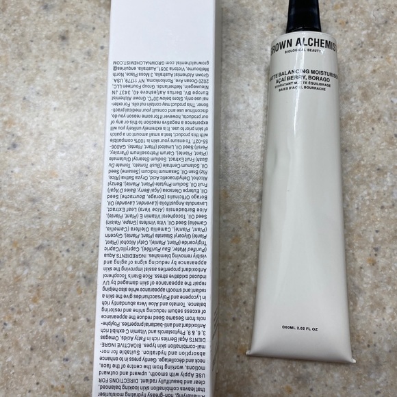 grown alchemist matte balancing moisturizer